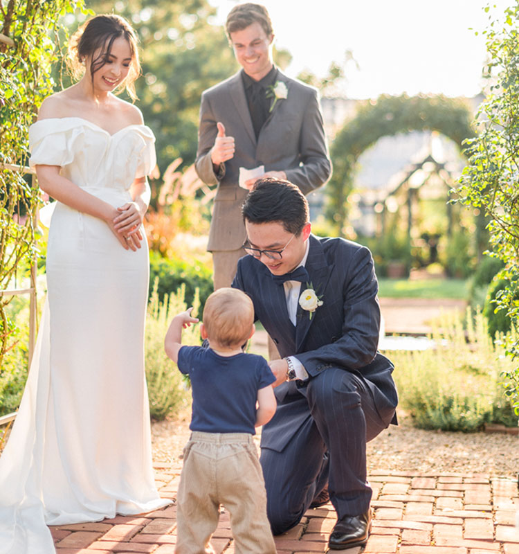 Elopement ceremony with toddler